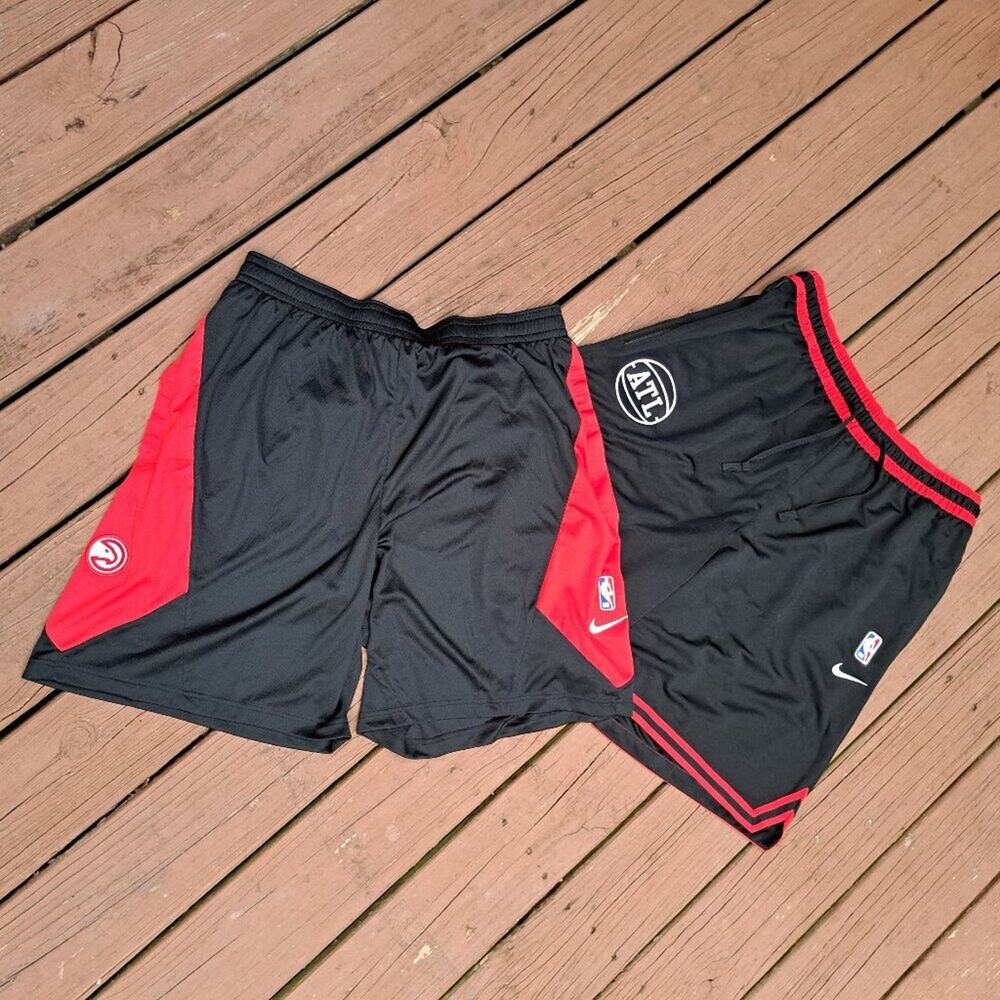 %Pair Of Nike NBA Atlanta Falcons Shorts Size 2XL